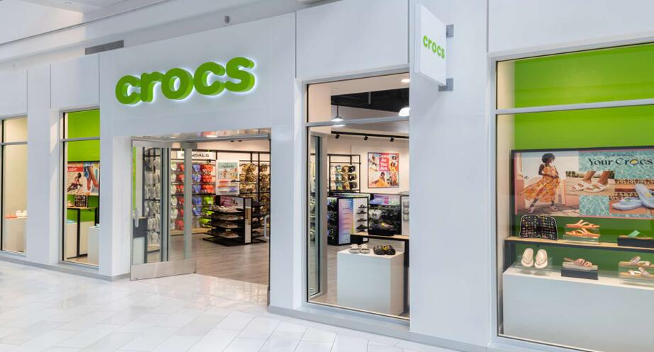 Crocs to dip its toe into super regional malls across Canada